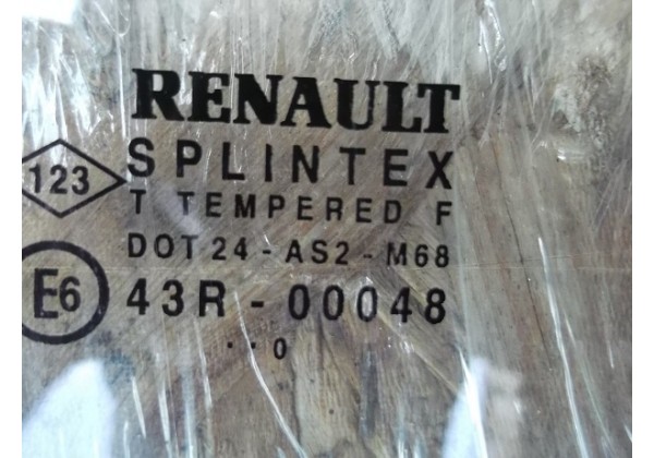 скло праве переднє Renault Scenic, 99-03